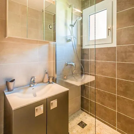 Huebsch Eingerichtetes Miramar Mit Grossem Balkon, Pool, Fusslaeufig Zum Appartement Théoule-sur-Mer