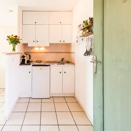 Appartement Huebsch Eingerichtetes Miramar Mit Grossem Balkon, Pool, Fusslaeufig Zum Théoule-sur-Mer