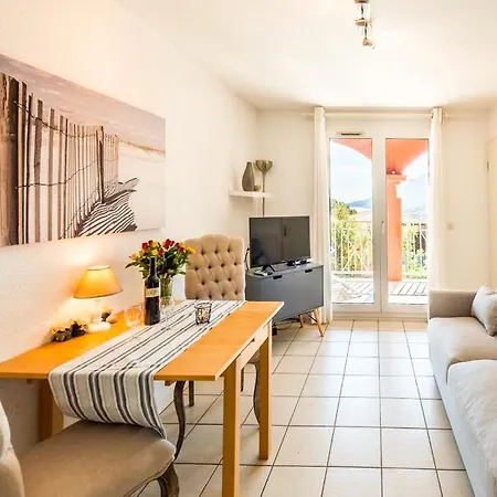 Huebsch Eingerichtetes Miramar Mit Grossem Balkon, Pool, Fusslaeufig Zum * Théoule-sur-Mer
